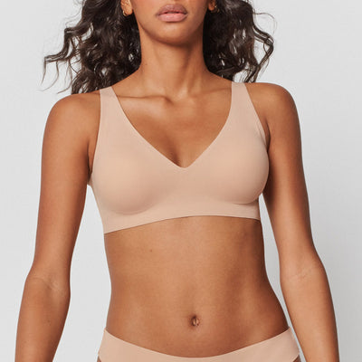 CloudLift VR-C Jelly Bra by hers. – Seamless, Wireless, Buttery-Soft Everyday Support with a Deep V